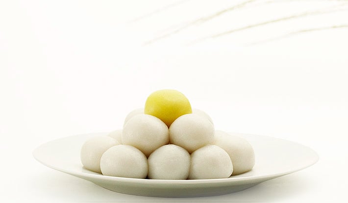 11月2日(日)「十三夜のお月見の日」は定休日の為、「お月見団子」「紅白うさぎ饅頭」のお渡しは前日の11月1日(土)の15時以降とさせていただきます。